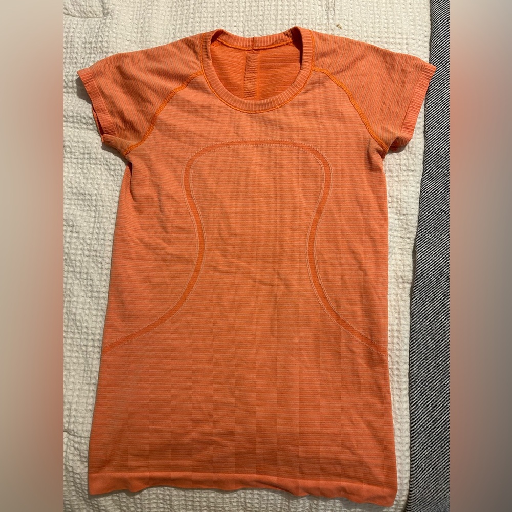 Lululemon Swiftly Tech Short Sleeve Shirt Orange Size 6